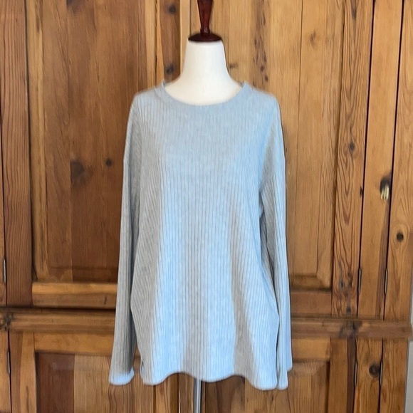 H&M Gray Ribbed Long Sleeve Crew Neck Top Sz. MD - Picture 1 of 7